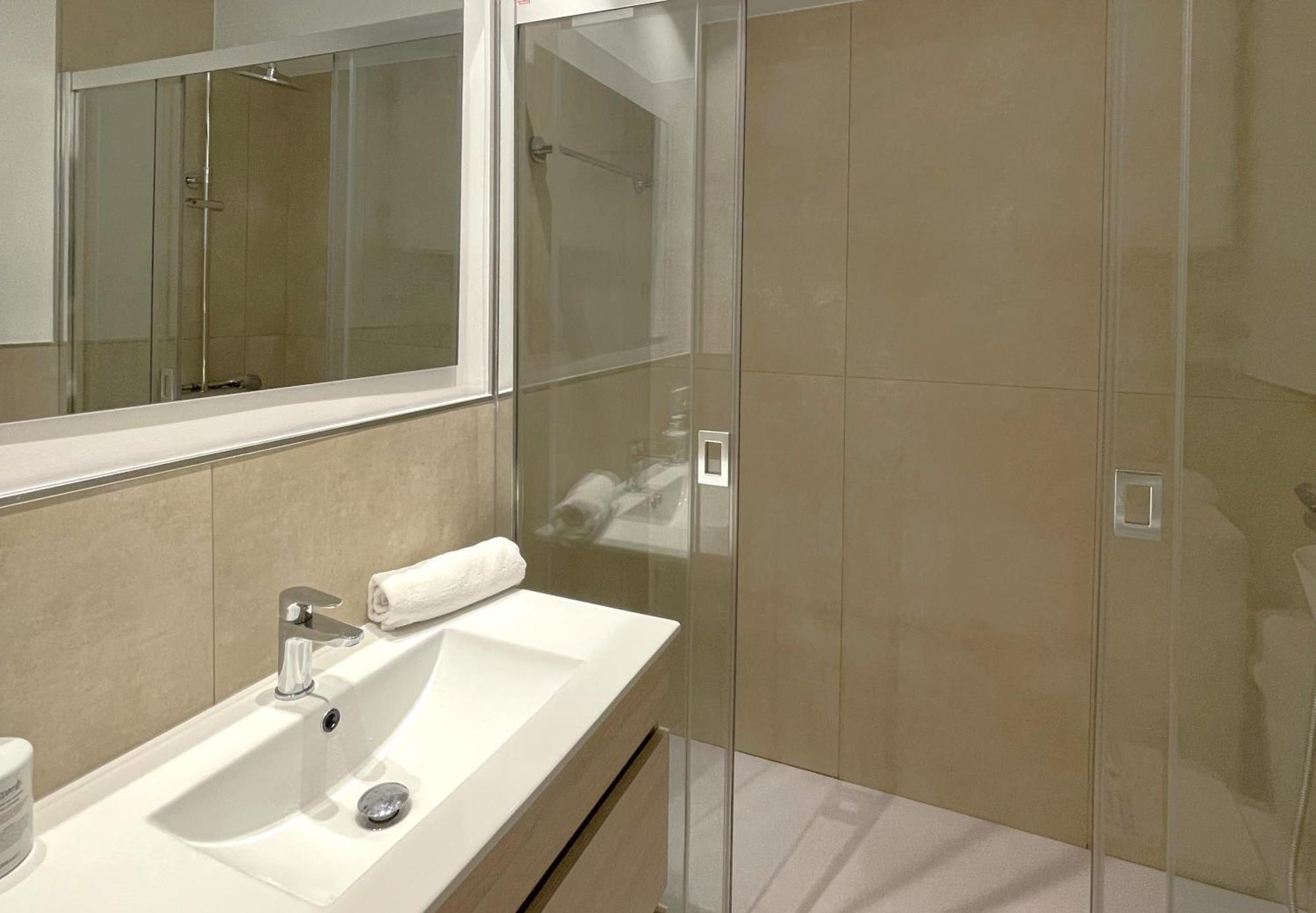 Mediterraneo 508. Fantastic Studio On The Beachfront With Sea Views. Marbella Eksteriør bilde